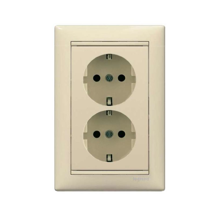 Розетка 2-м СП Valena 16А IP20 2х2P+E с заземл. немецк. стандарт в сборе сл. кость Leg 774370
